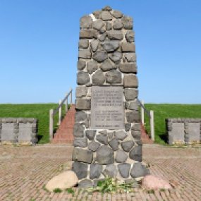monument vissersramp 1883 (2)